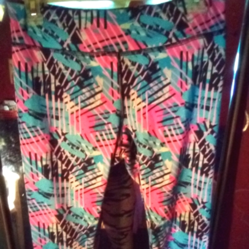 Multicolor Capri leggings❣️